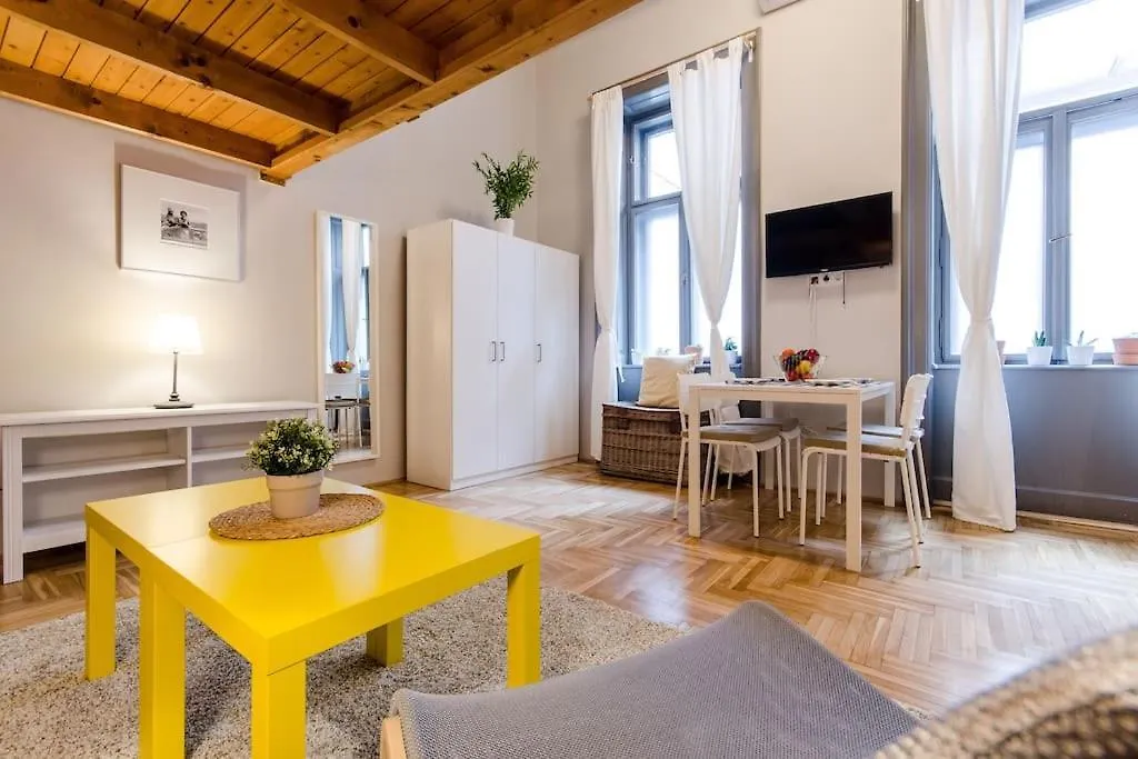 Sunset Studio. Apartment Budapest