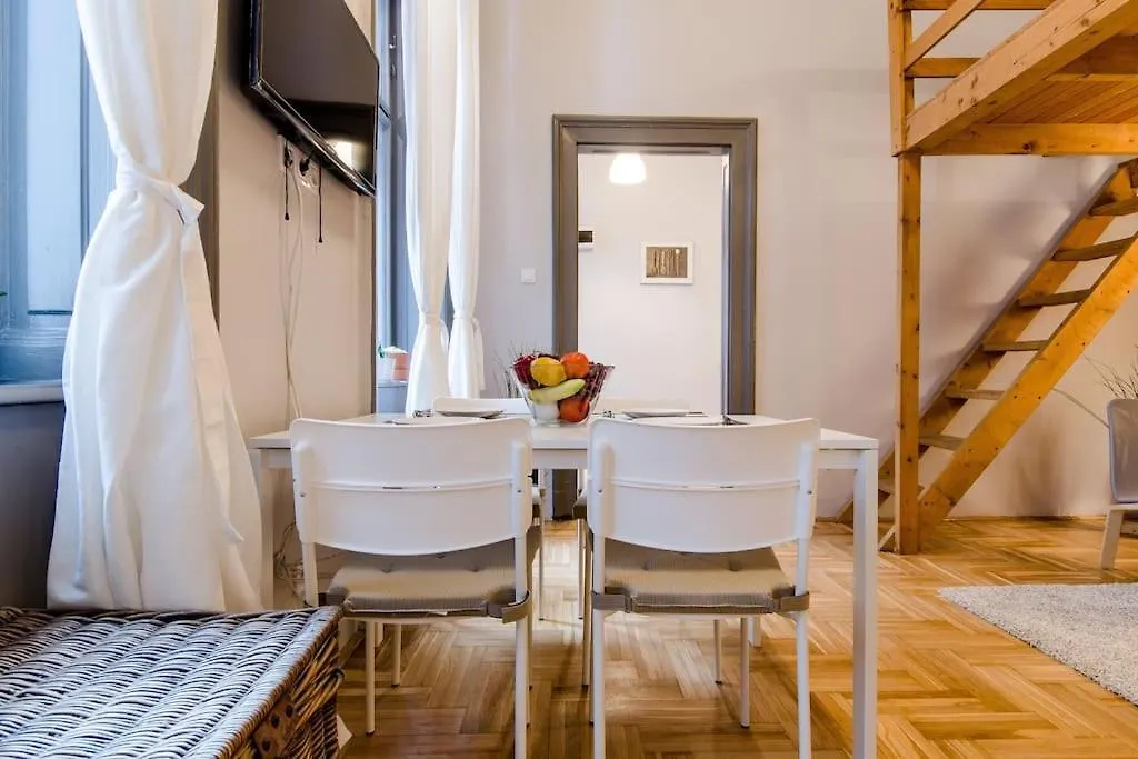 Sunset Studio. Apartment Budapest