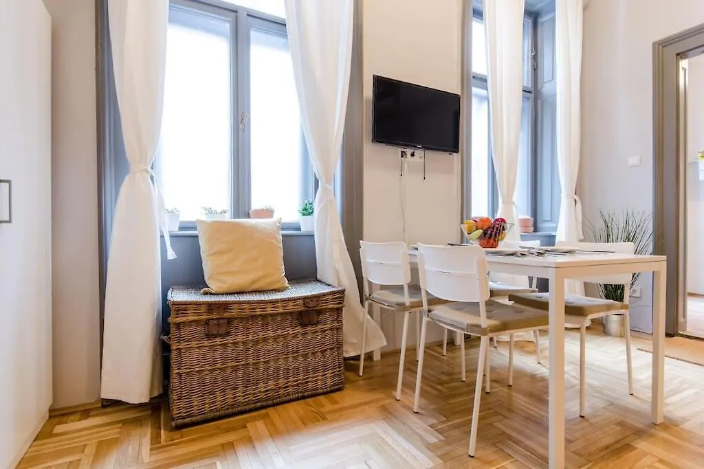 Sunset Studio. Apartment Budapest
