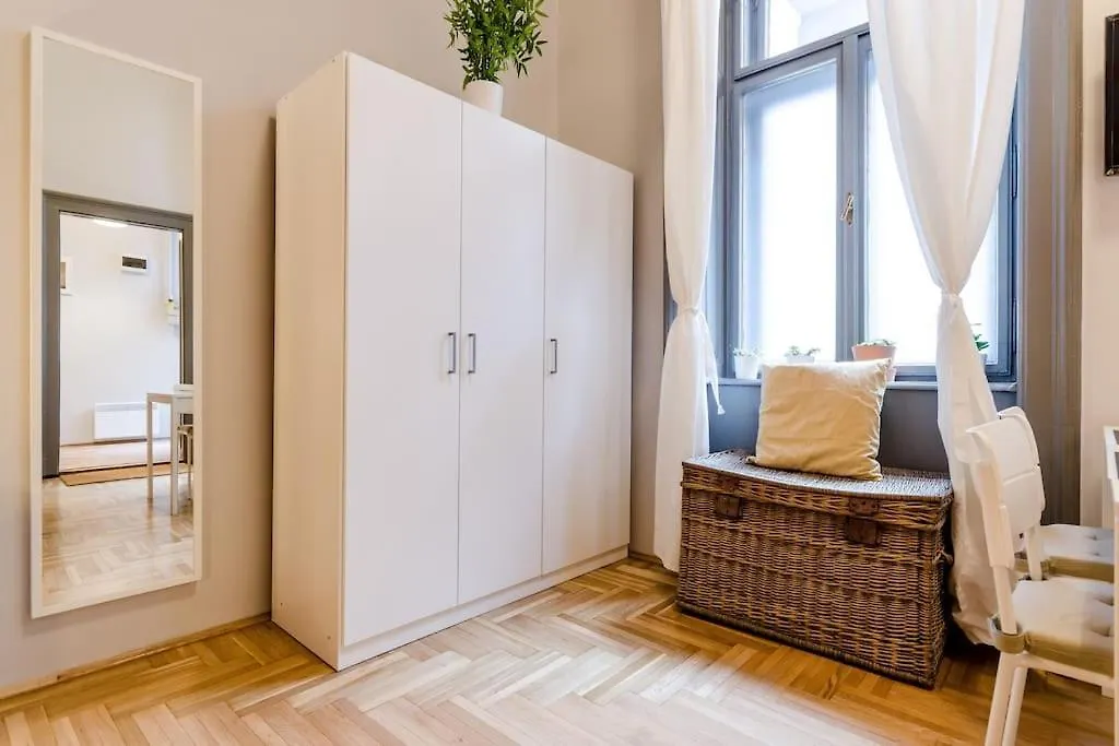Sunset Studio. Apartment Budapest