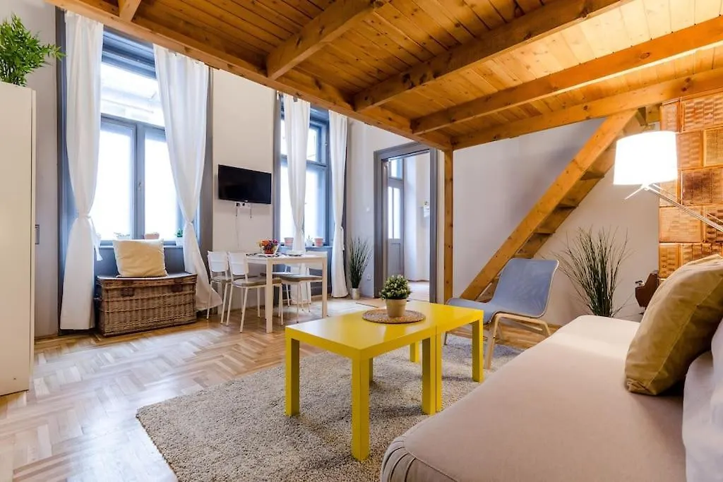 Sunset Studio. Apartment Budapest
